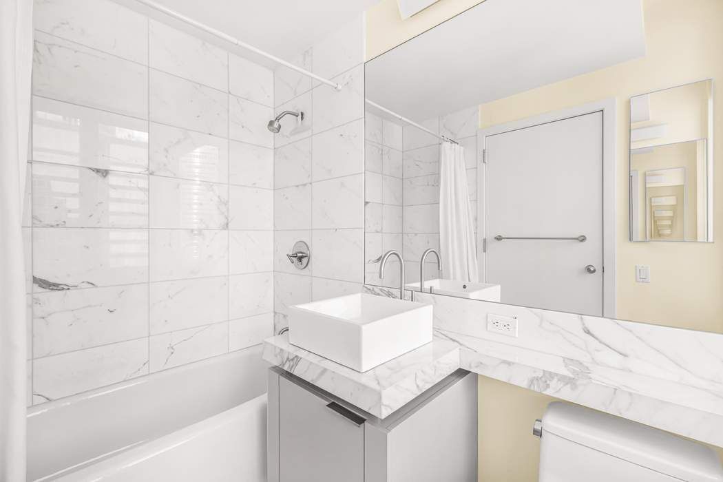 250 E 53rd Street 3101