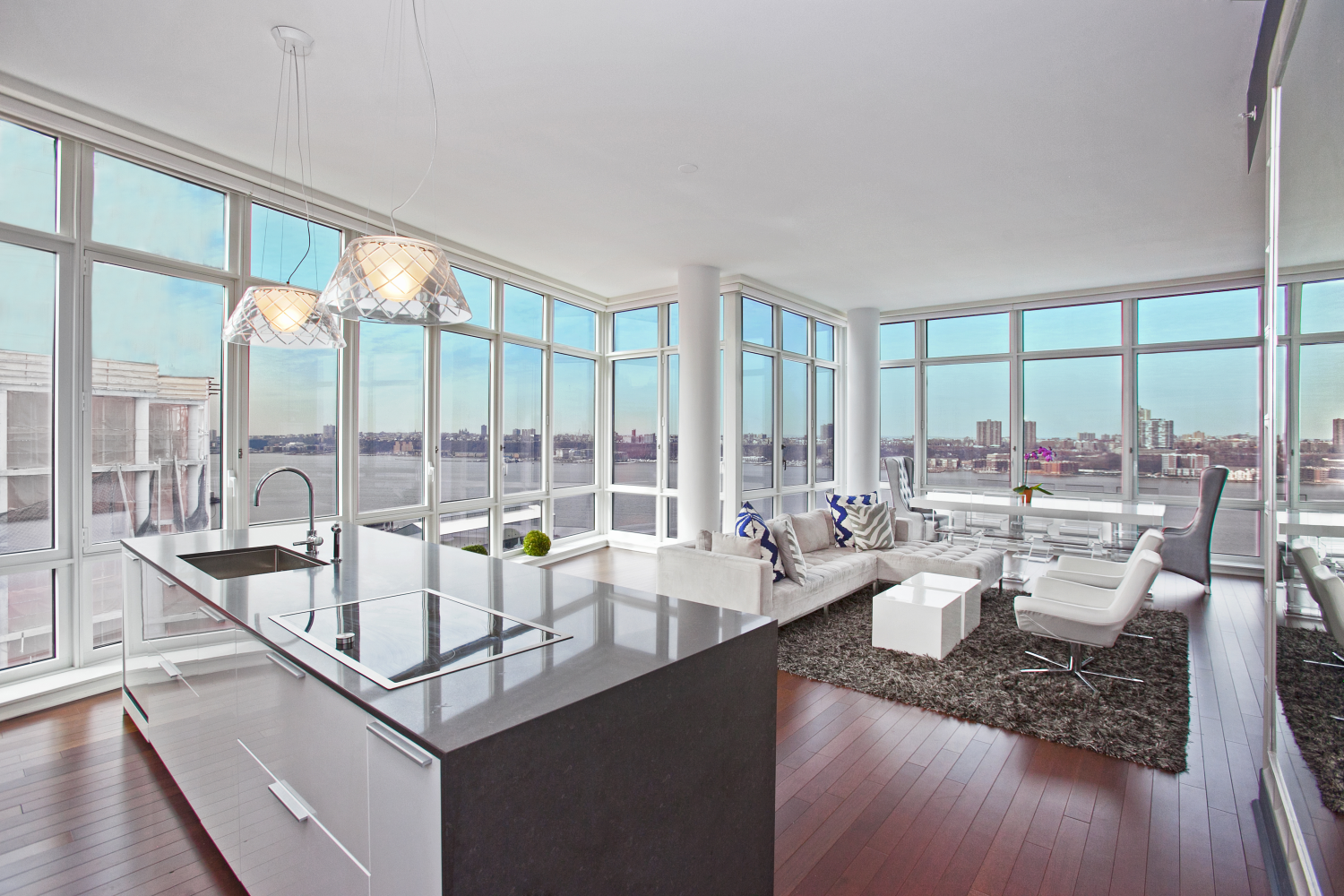 60 RIVERSIDE Boulevard 2011