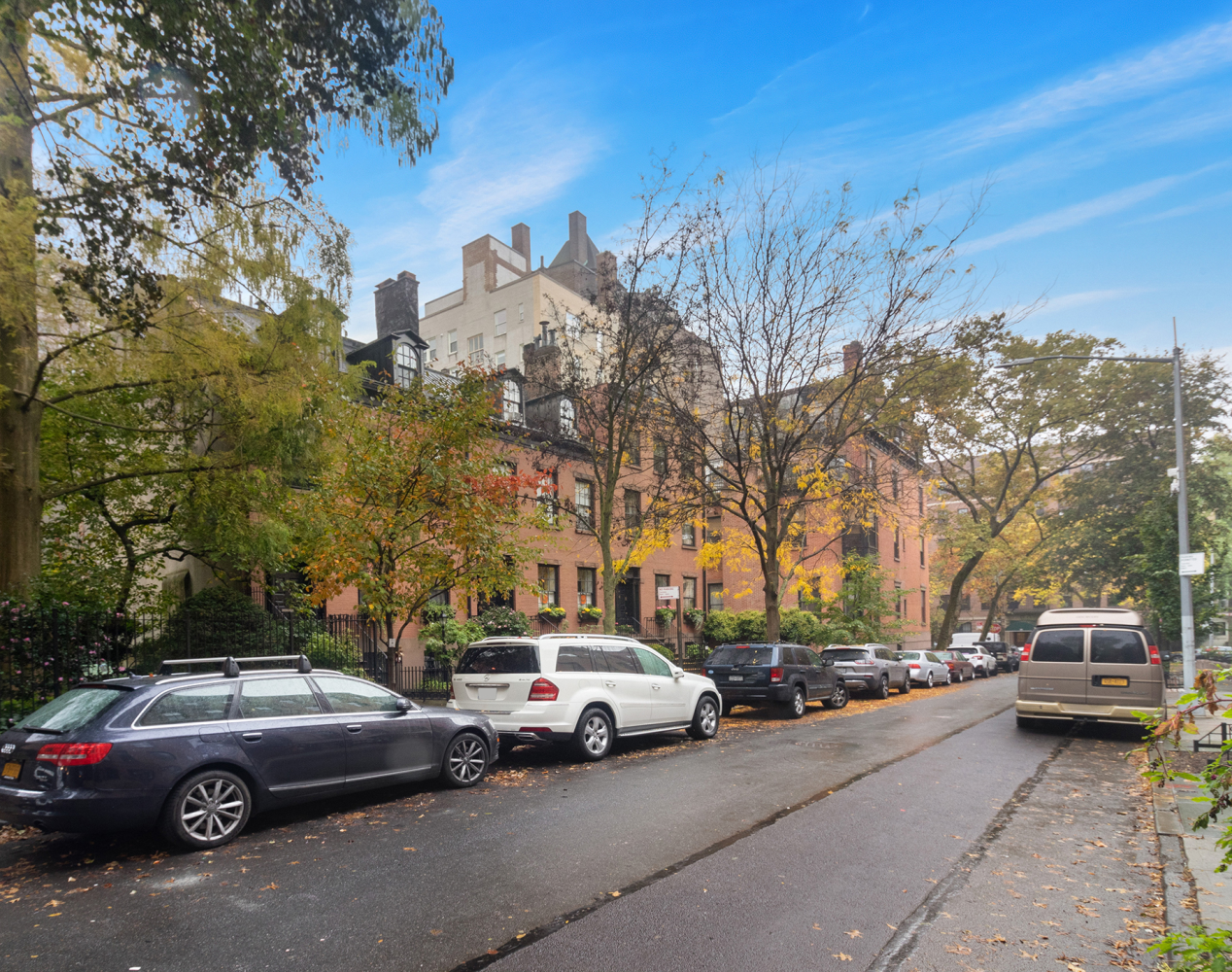 144 WILLOW Street 2R
