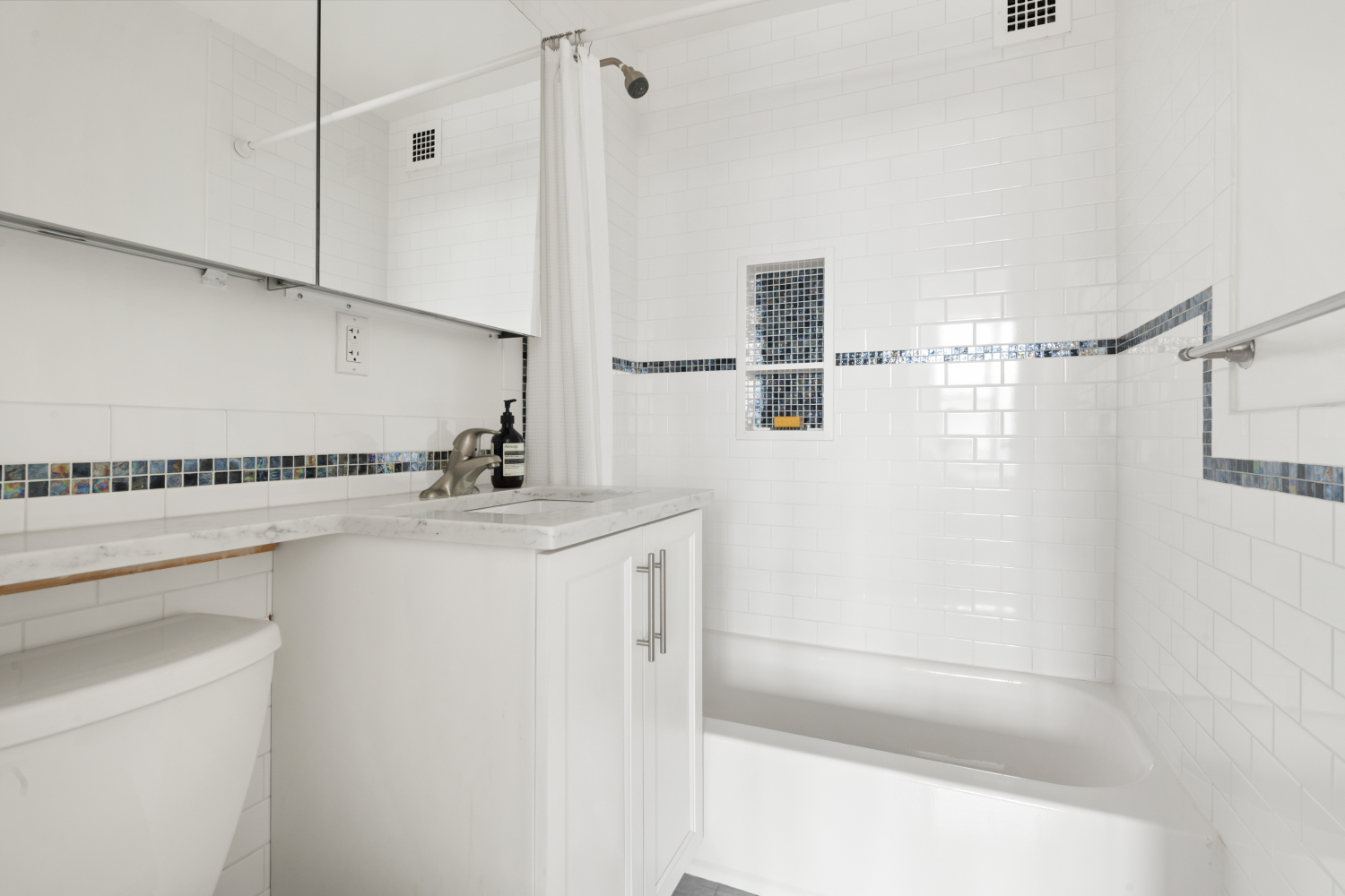 201 E 17TH Street 24H
