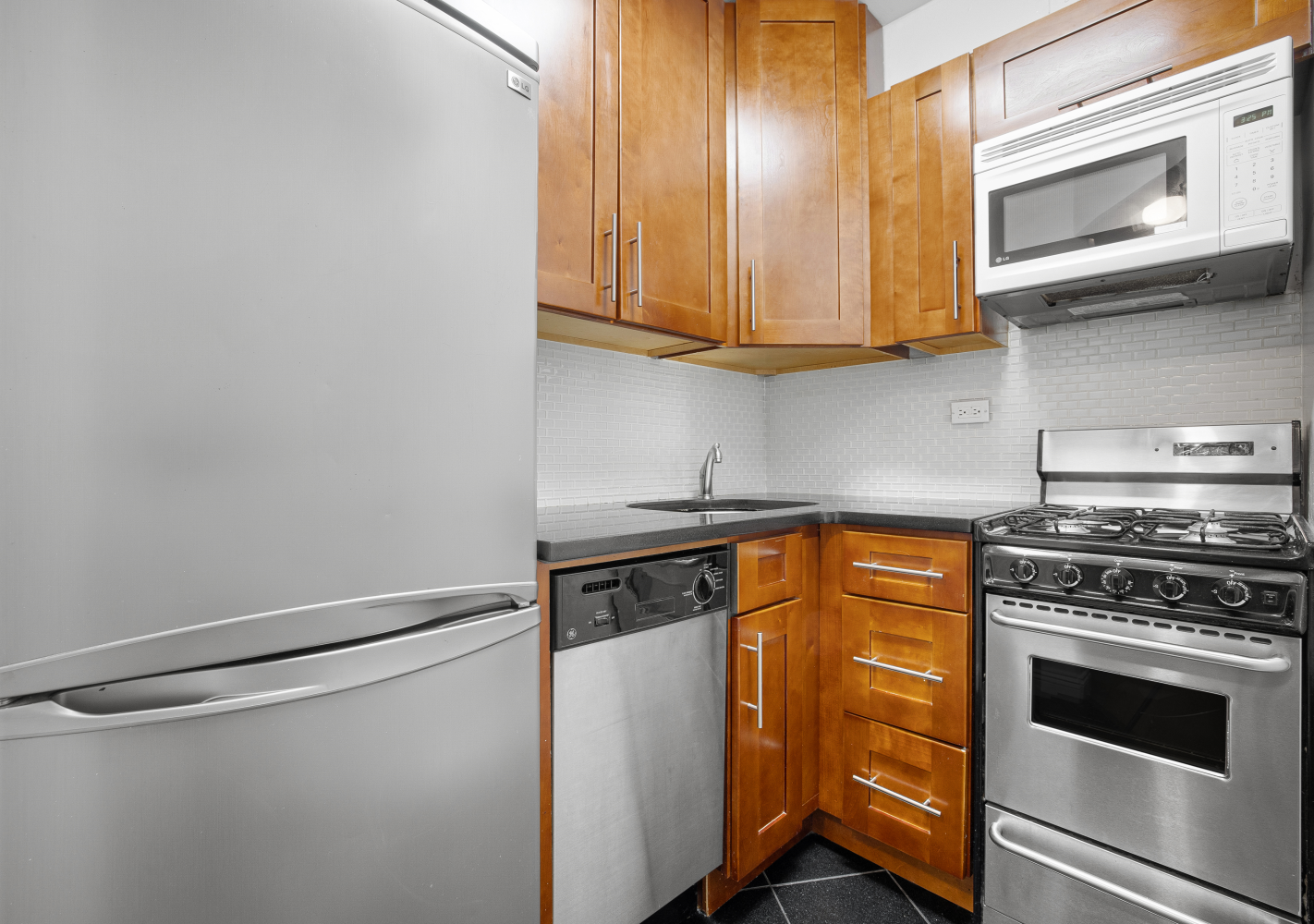 171 W 73RD Street 9
