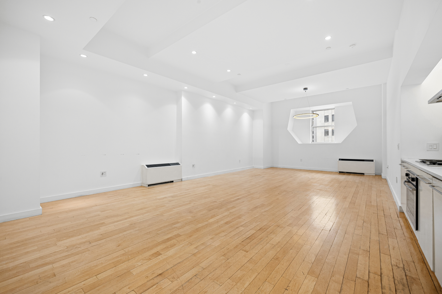 15 BROAD Street 904
