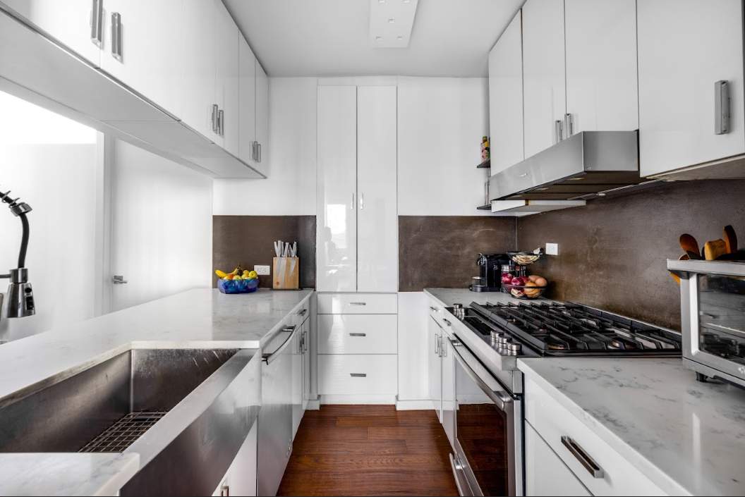 250 S END Avenue 5FG