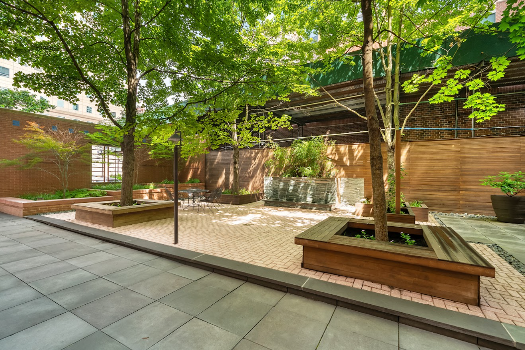 250 S END Avenue 5FG