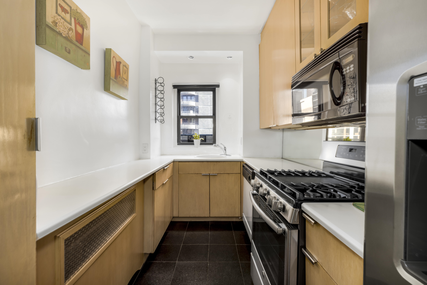 301 E 48TH Street 14J