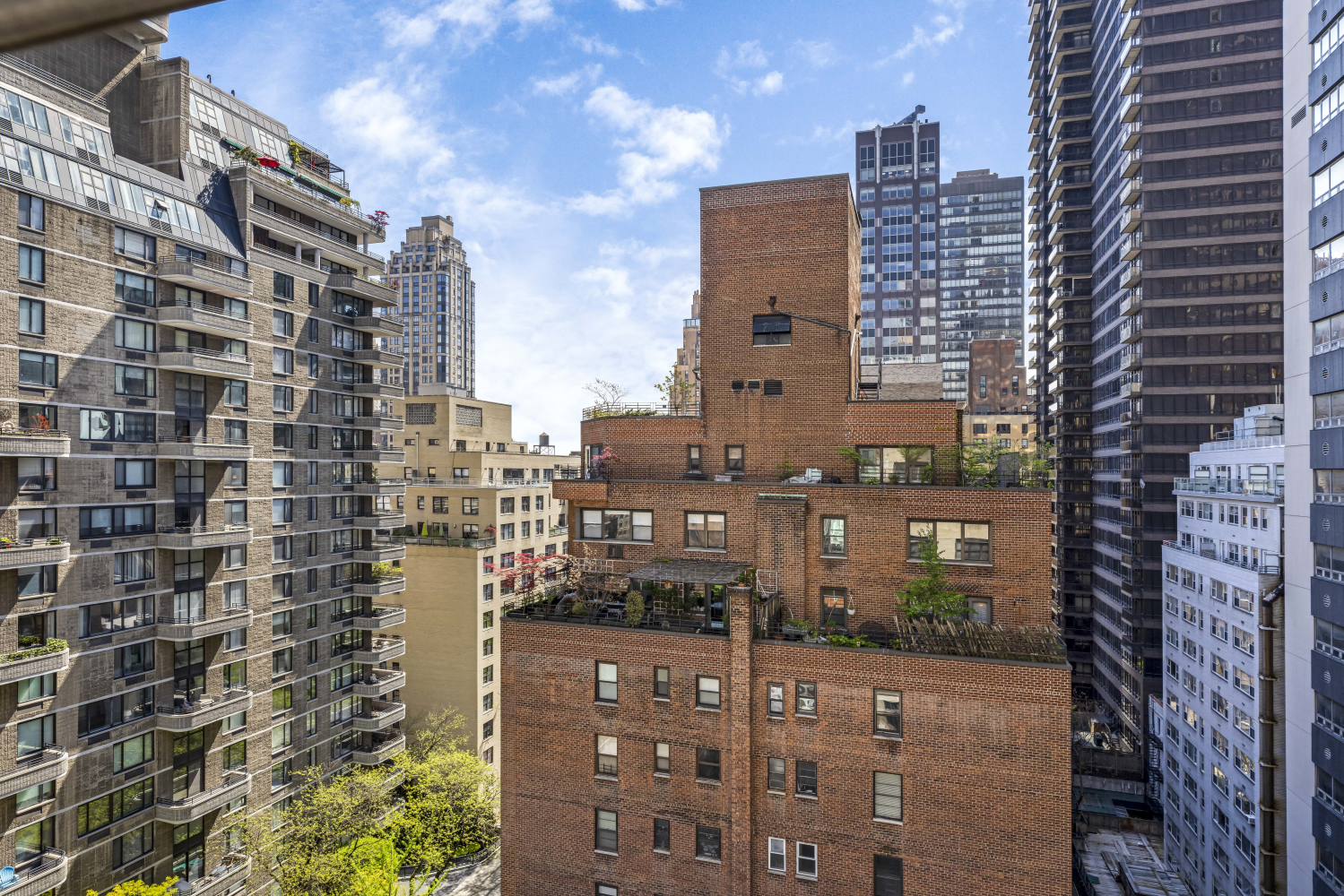 301 E 48TH Street 14J