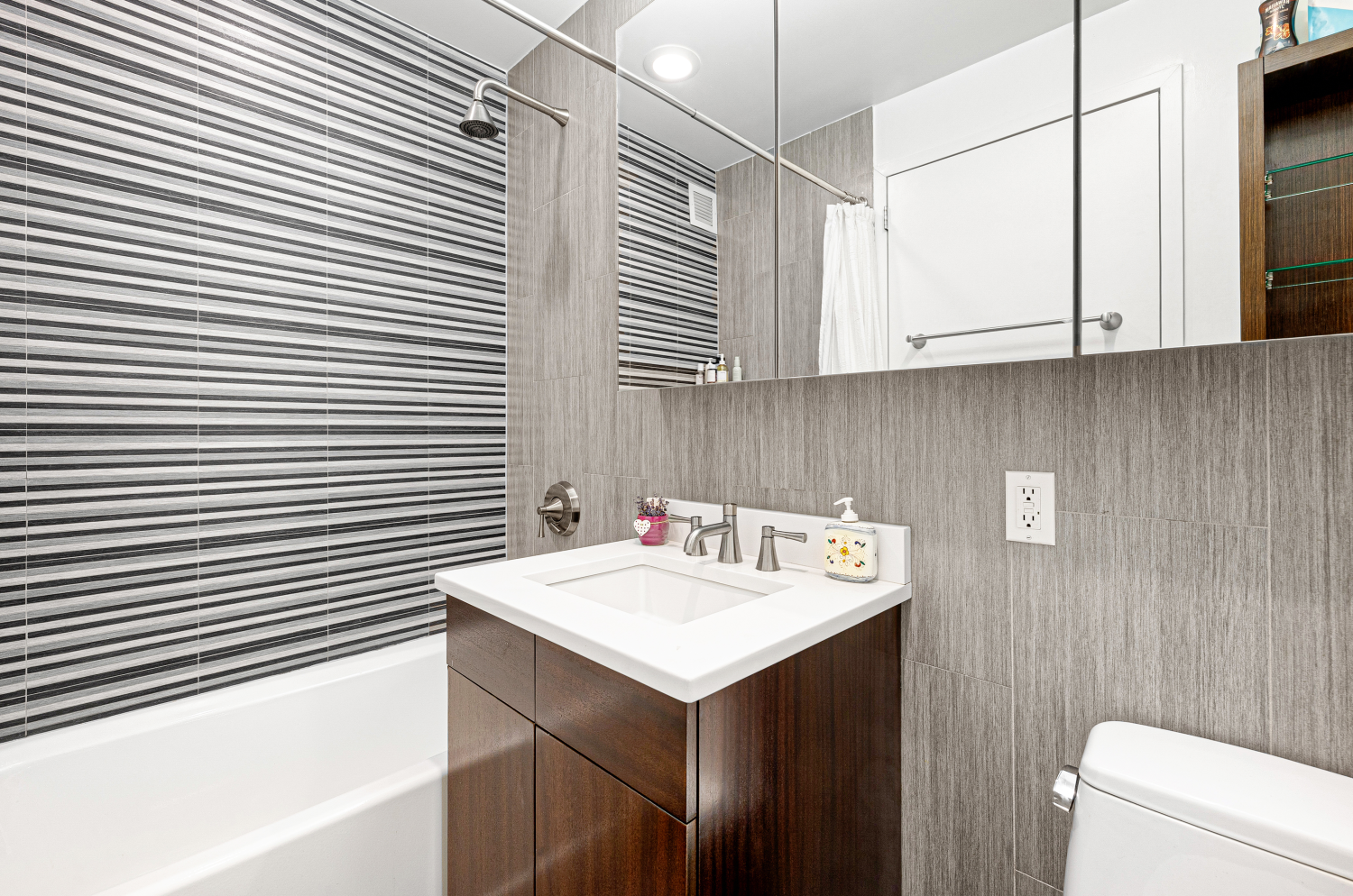 215 Avenue B #2B