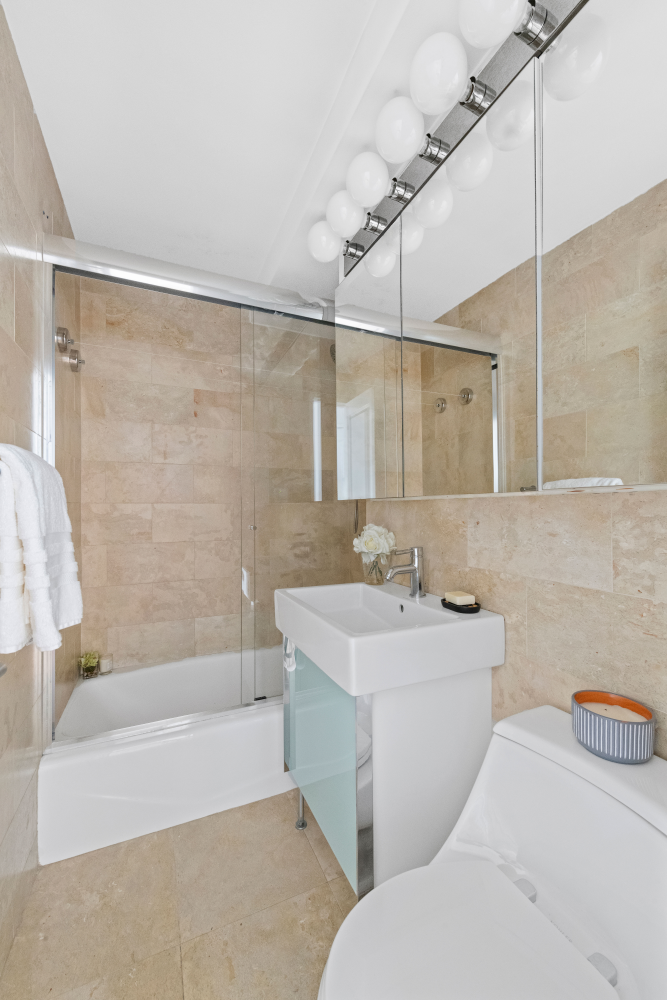 425 E 63RD Street E9D