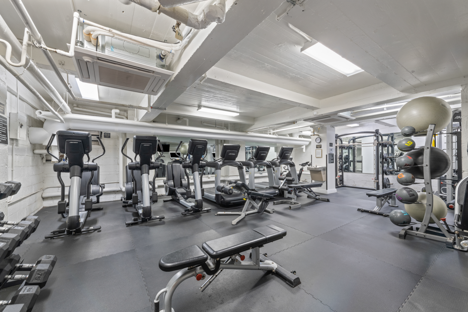 425 E 63RD Street E9D