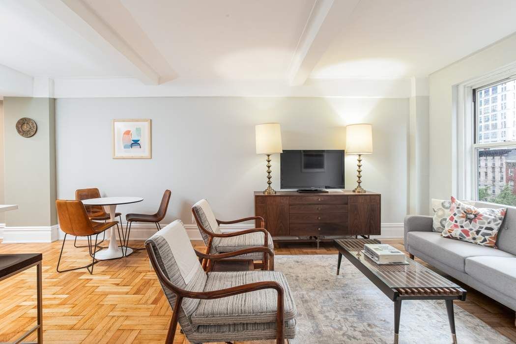 433 W 34th Street 5L