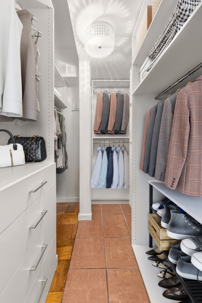 220 E 57TH Street 17E