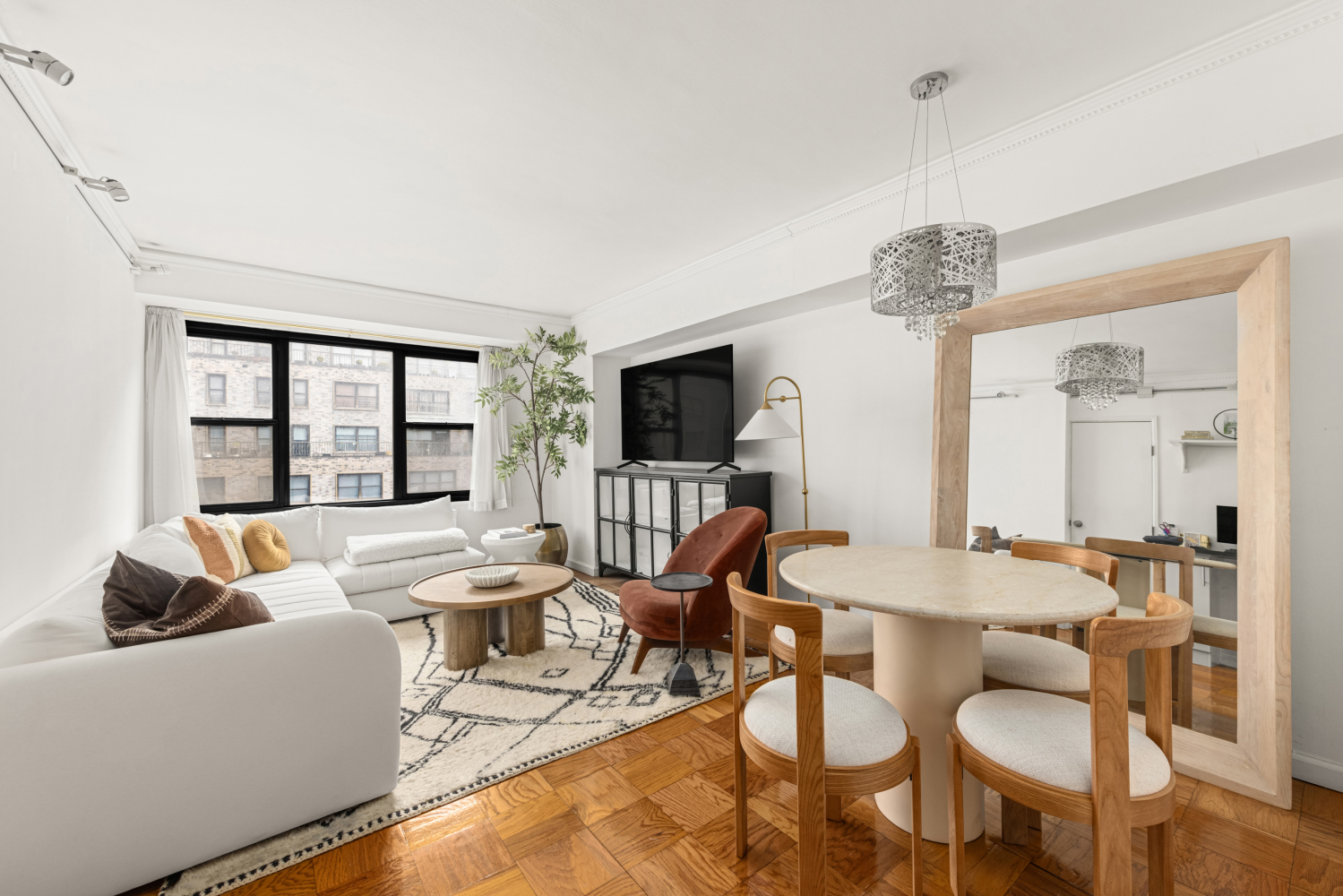 220 E 57TH Street 17E