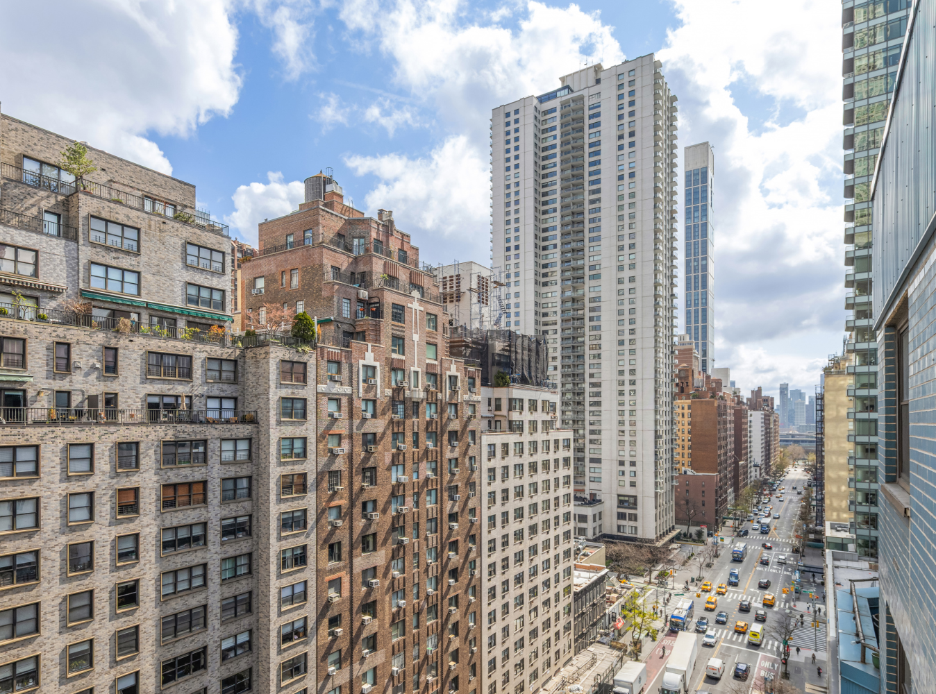 220 E 57TH Street 17E