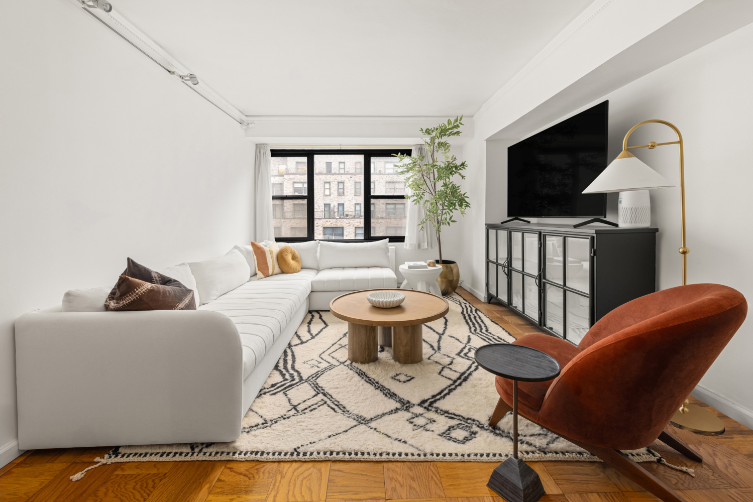 220 E 57TH Street 17E