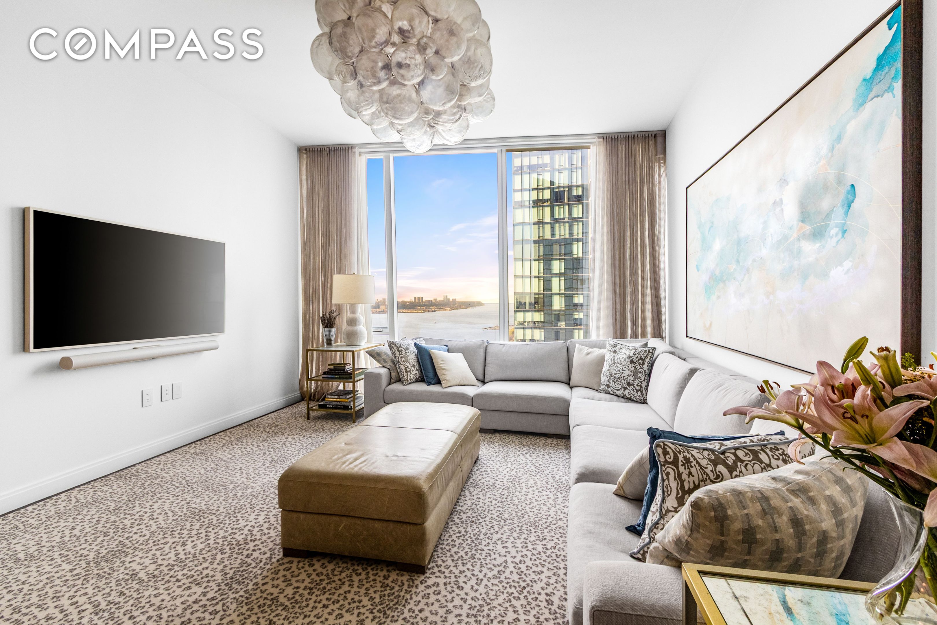 10 Riverside Boulevard 28C