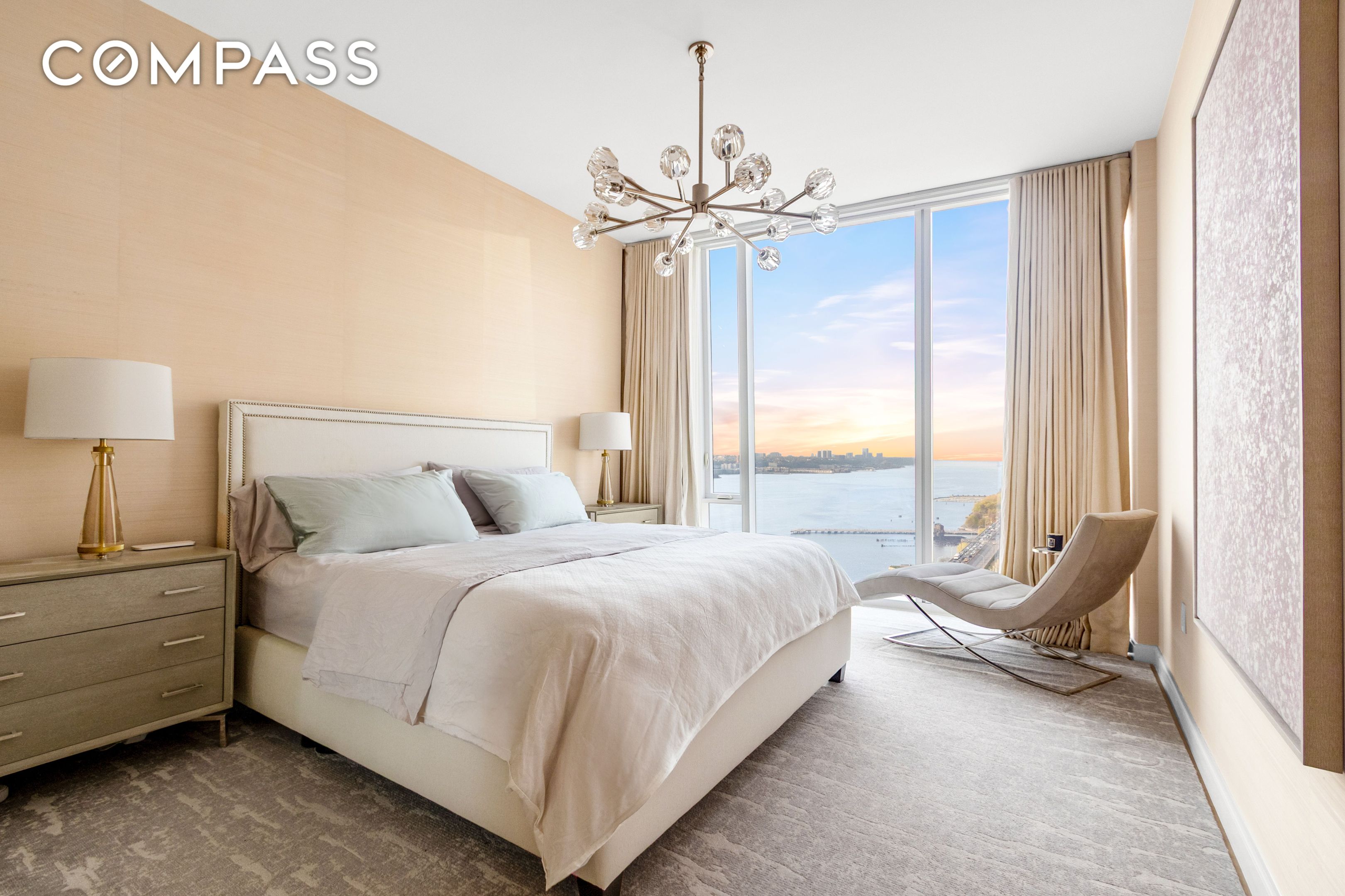 10 Riverside Boulevard 28C