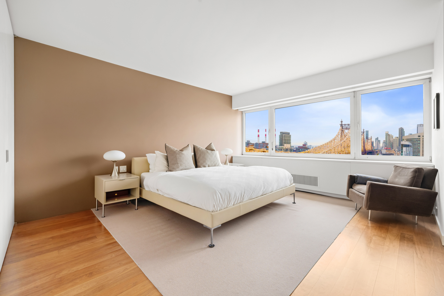 35 SUTTON Place 20A