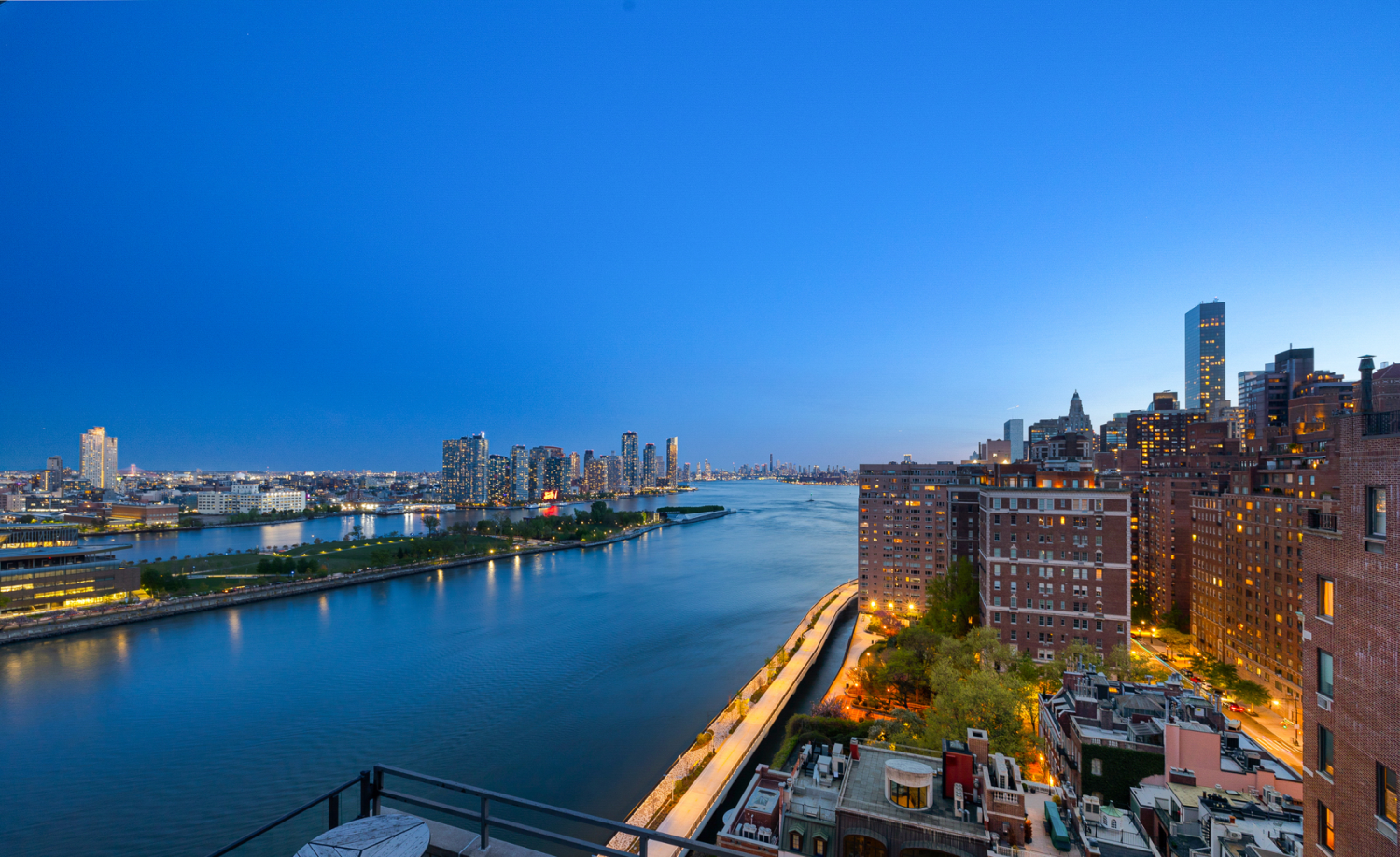 35 SUTTON Place 20A