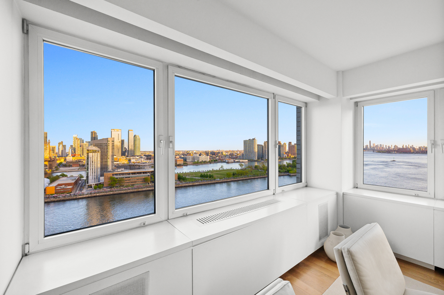 35 SUTTON Place 20A