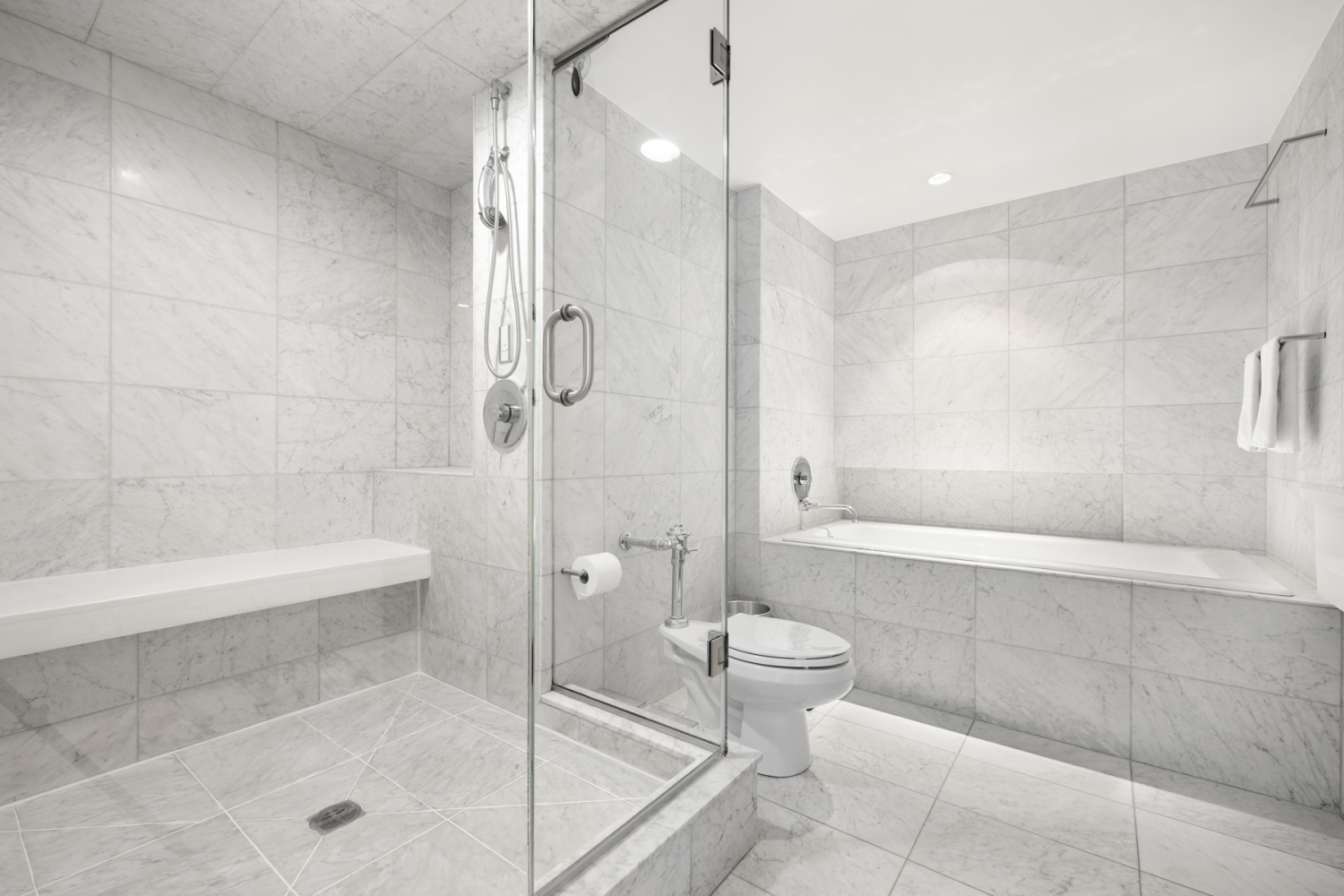 35 SUTTON Place 20A