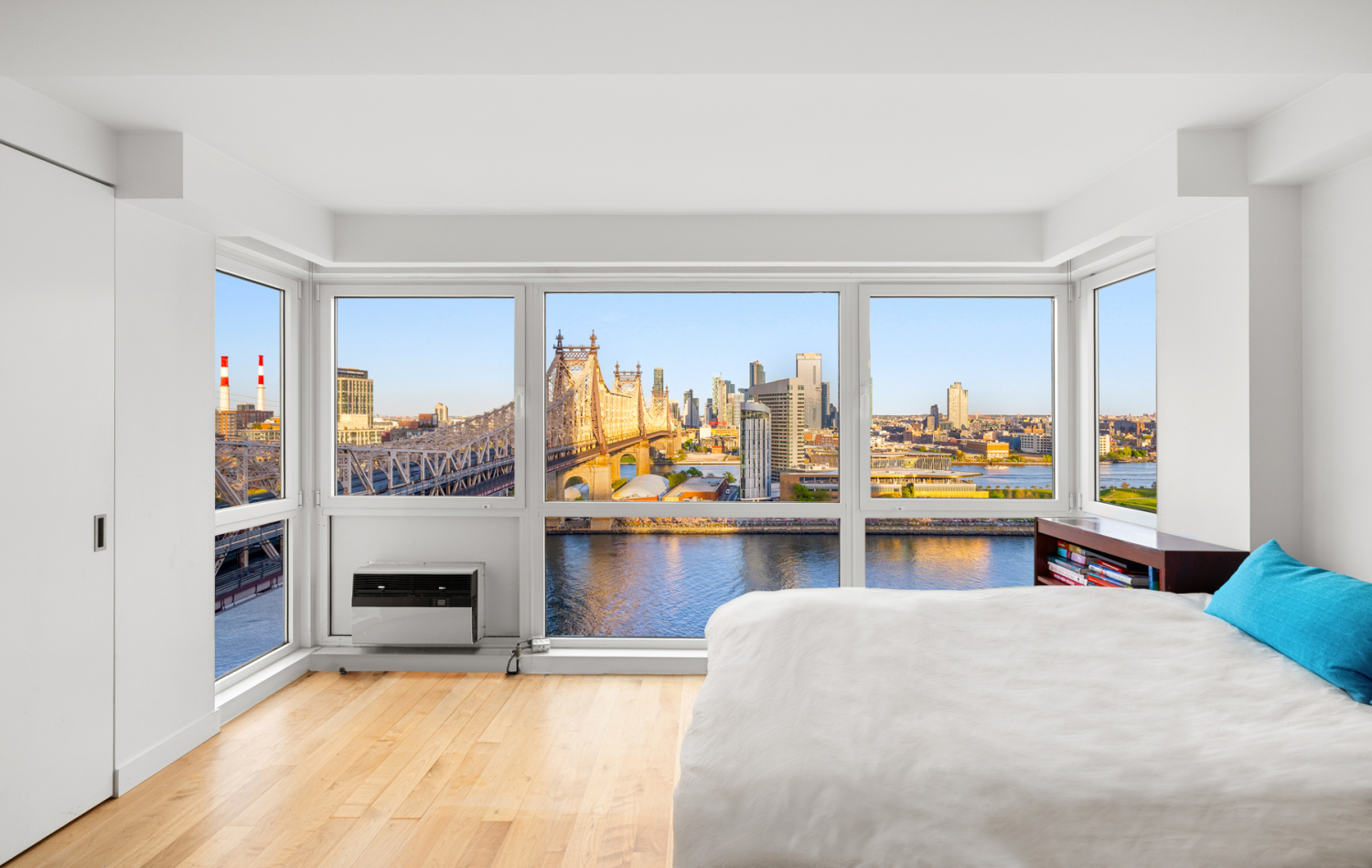35 SUTTON Place 20A
