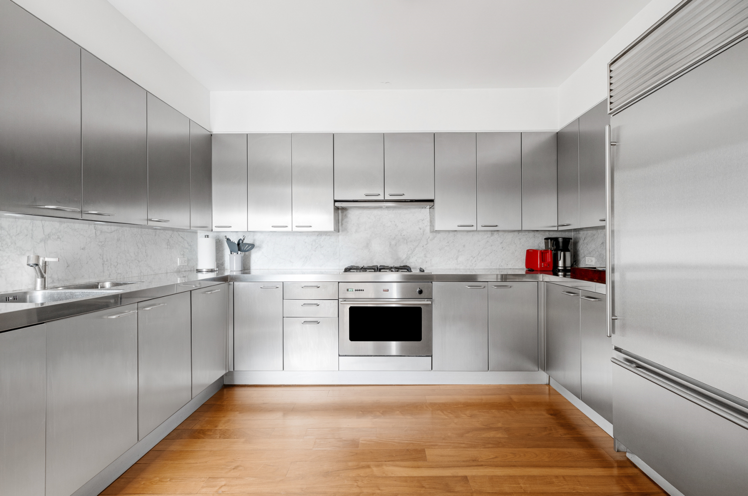 35 SUTTON Place 20A