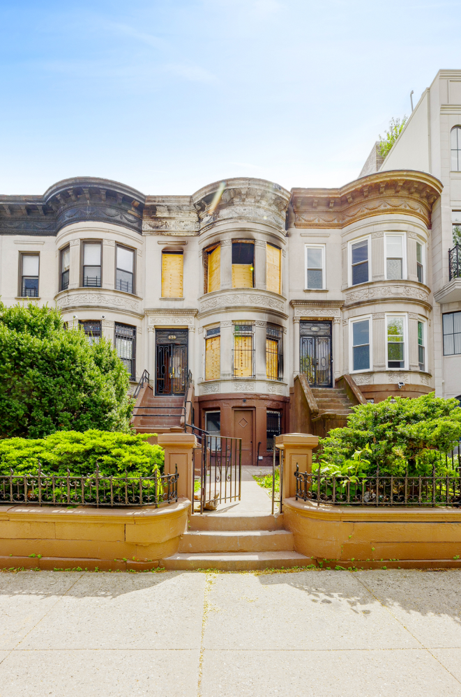 658 EASTERN Parkway
