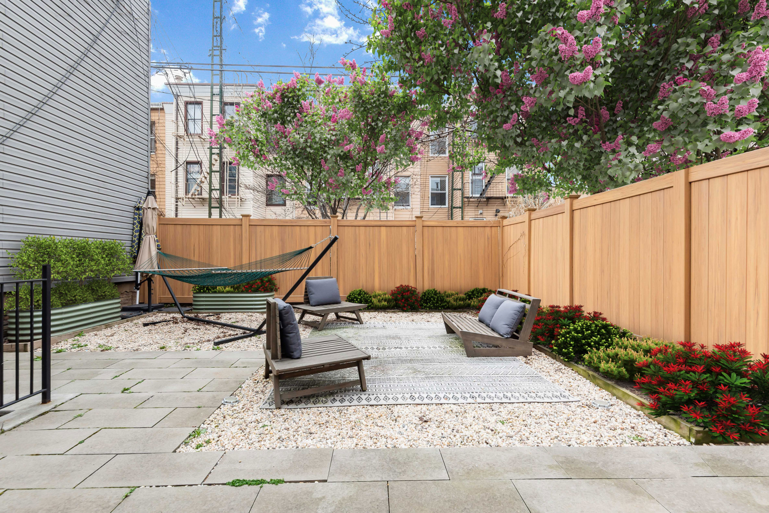 58 NEWEL Street 1R
