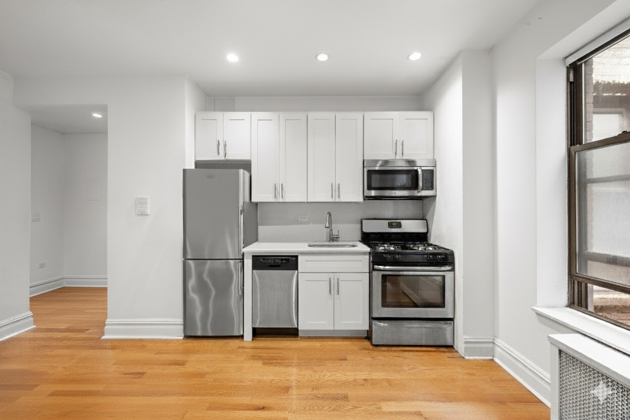 750 RIVERSIDE Drive 2B