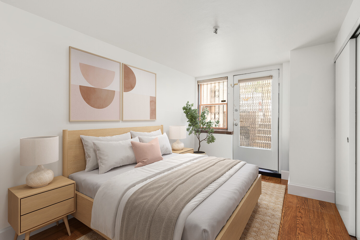262 W 25TH Street