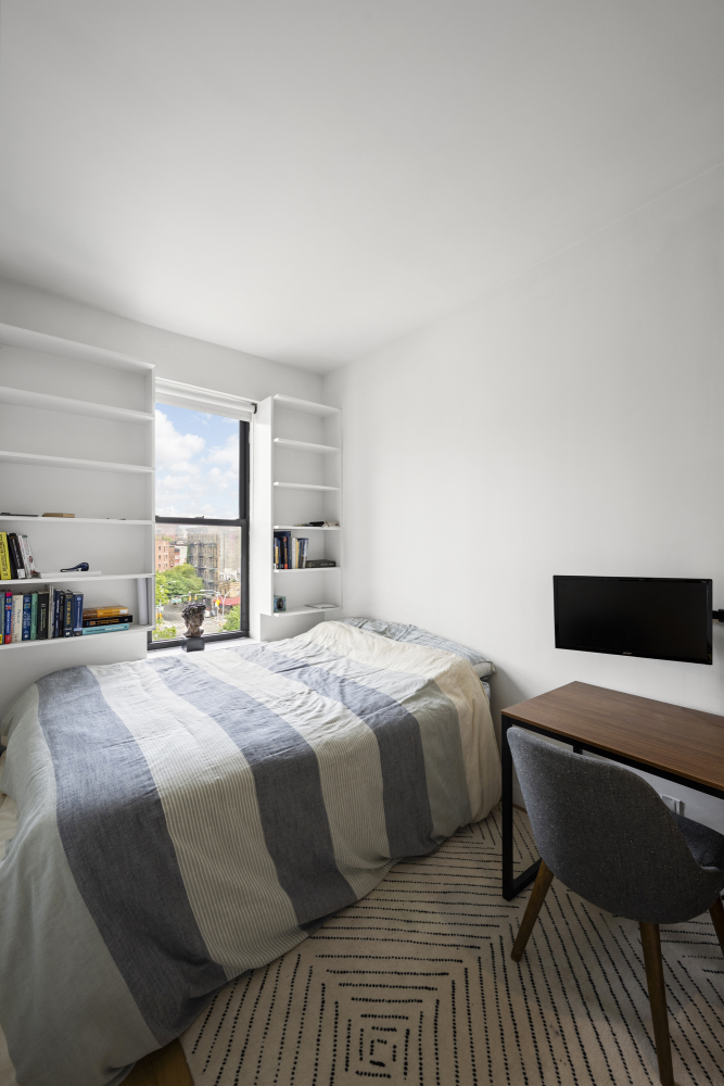 64 MACDOUGAL Street 15