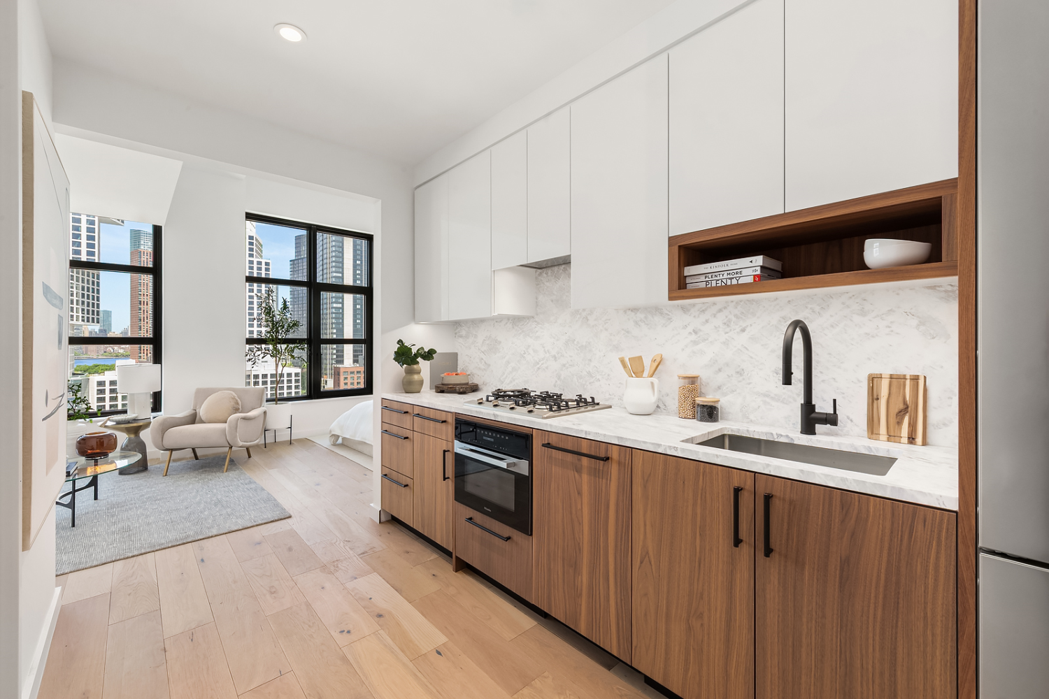 29 HURON Street 10AE