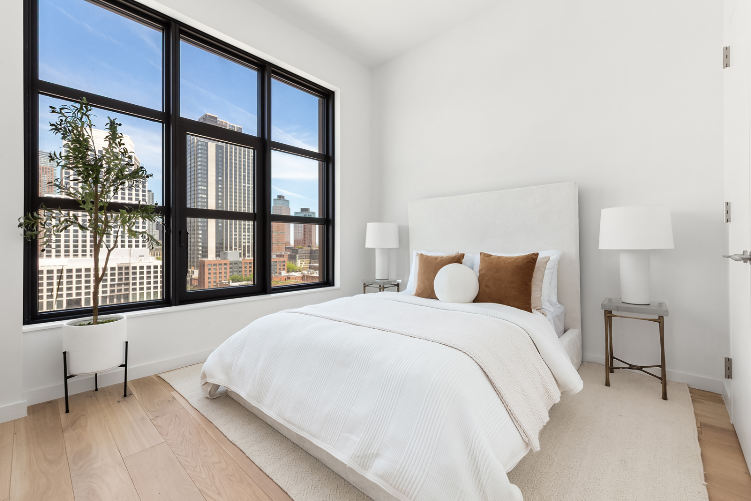 29 HURON Street 10AE