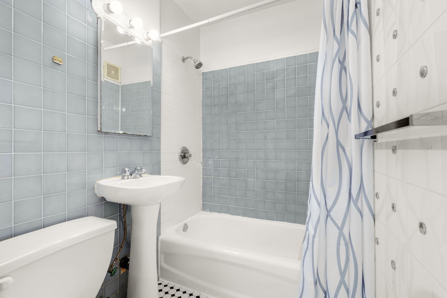 206 E 35TH Street TH