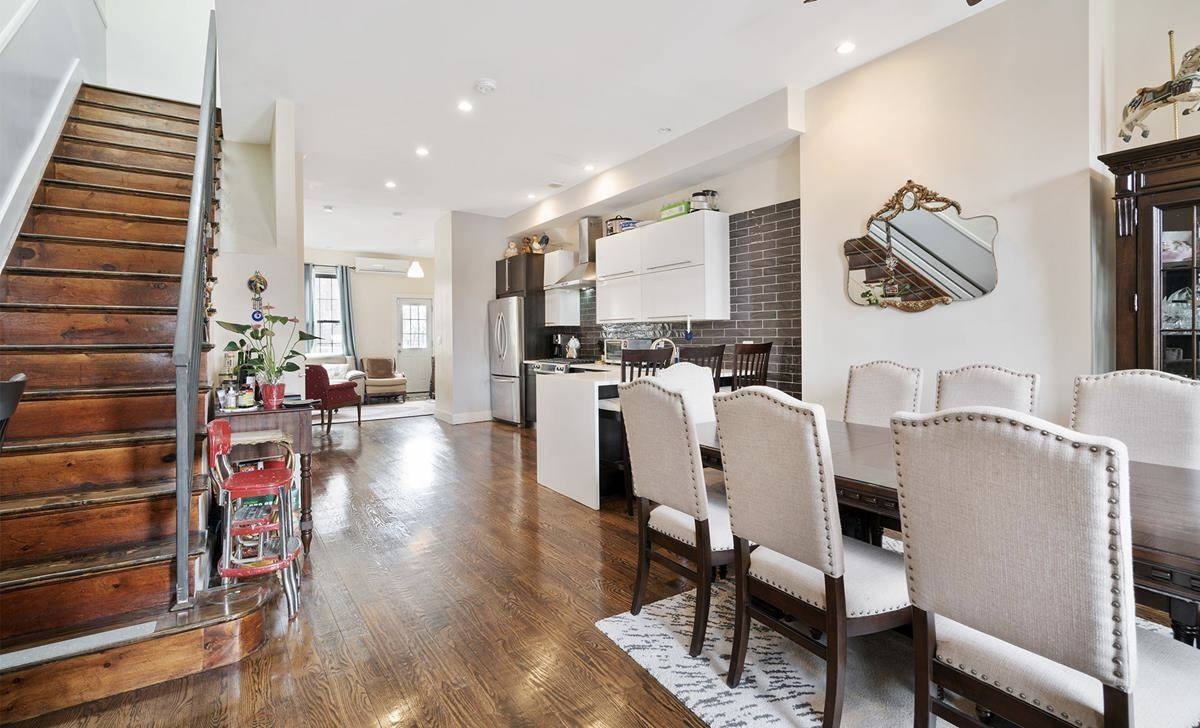 102 COVERT Street 2