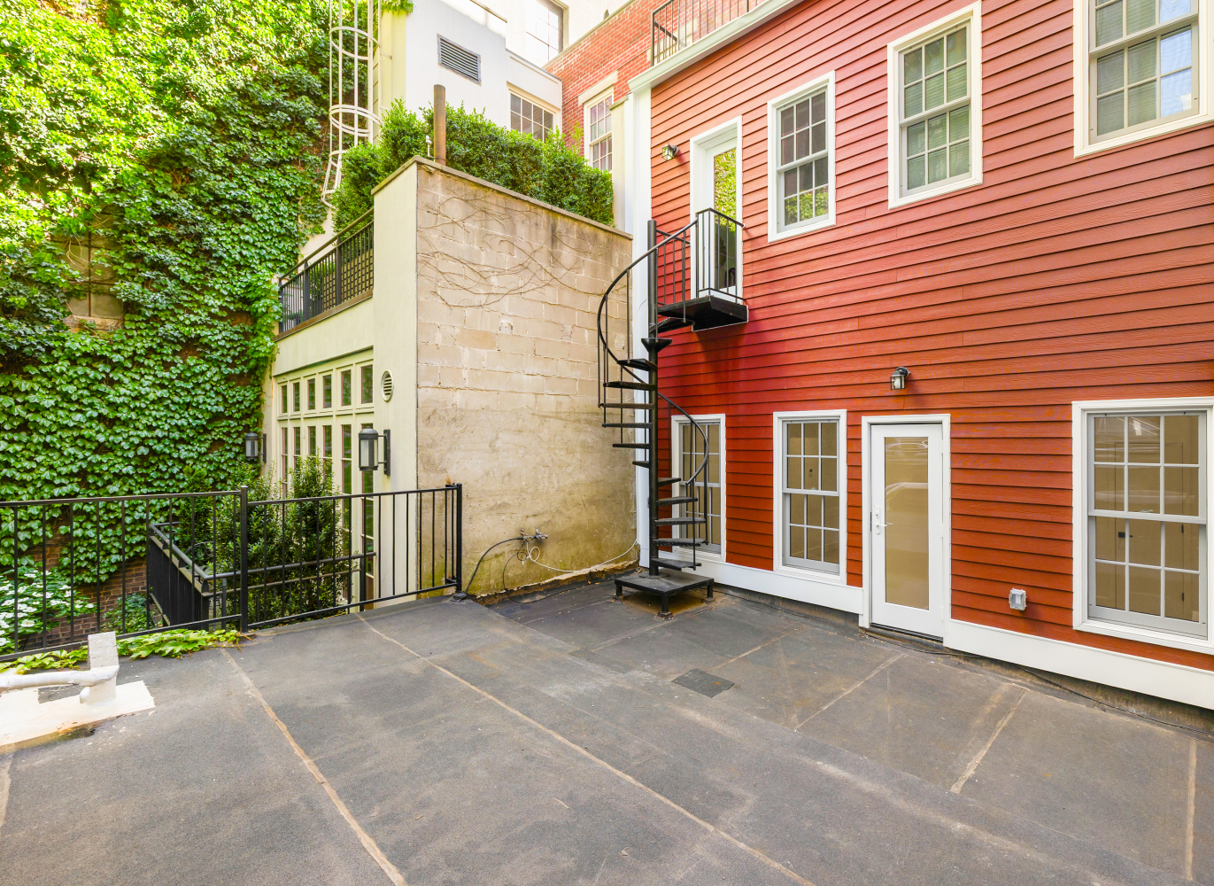 113 W 13TH Street BUILDING