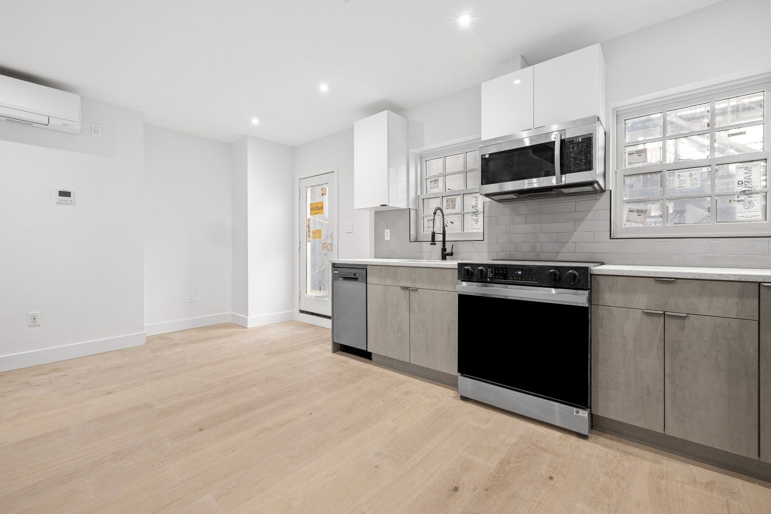 113 W 13TH Street BUILDING