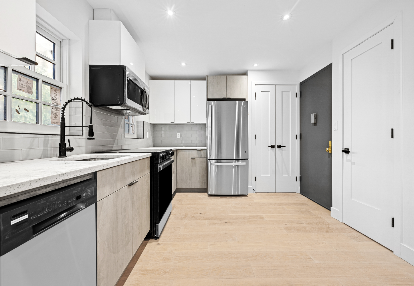 113 W 13TH Street BUILDING