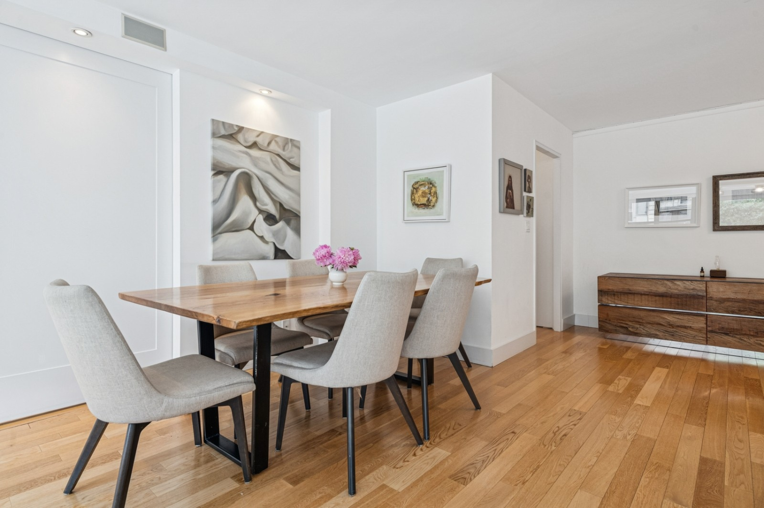 7 E 14TH Street 406