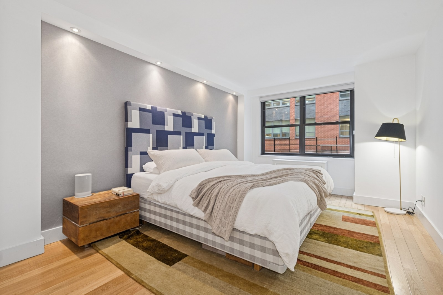 7 E 14TH Street 406