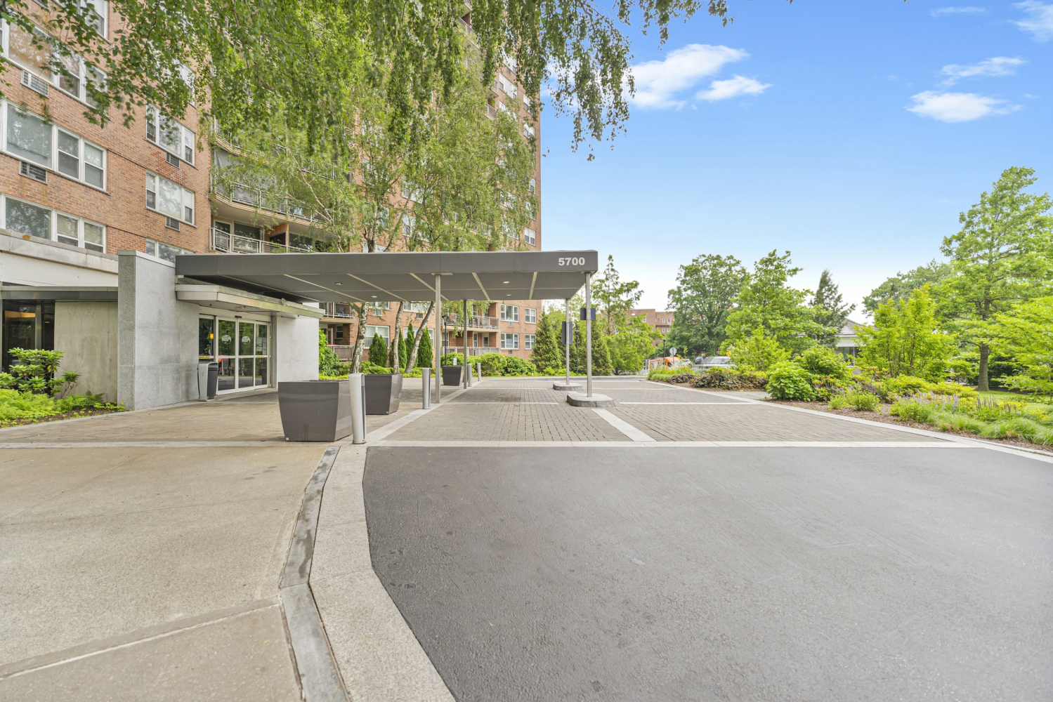 5700 ARLINGTON Avenue 5D