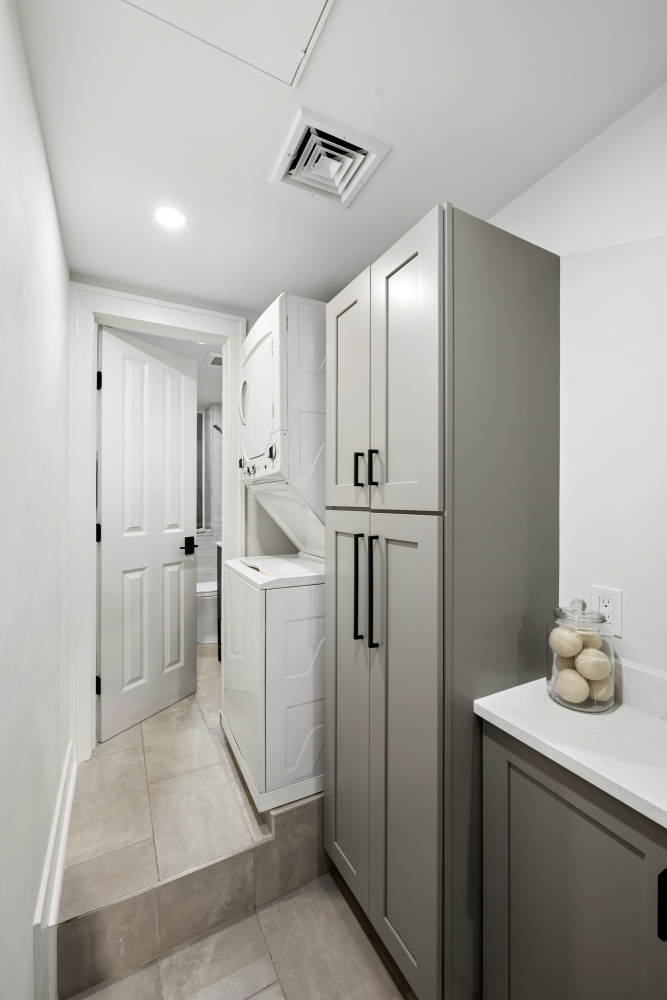 197 W HOUSTON Street