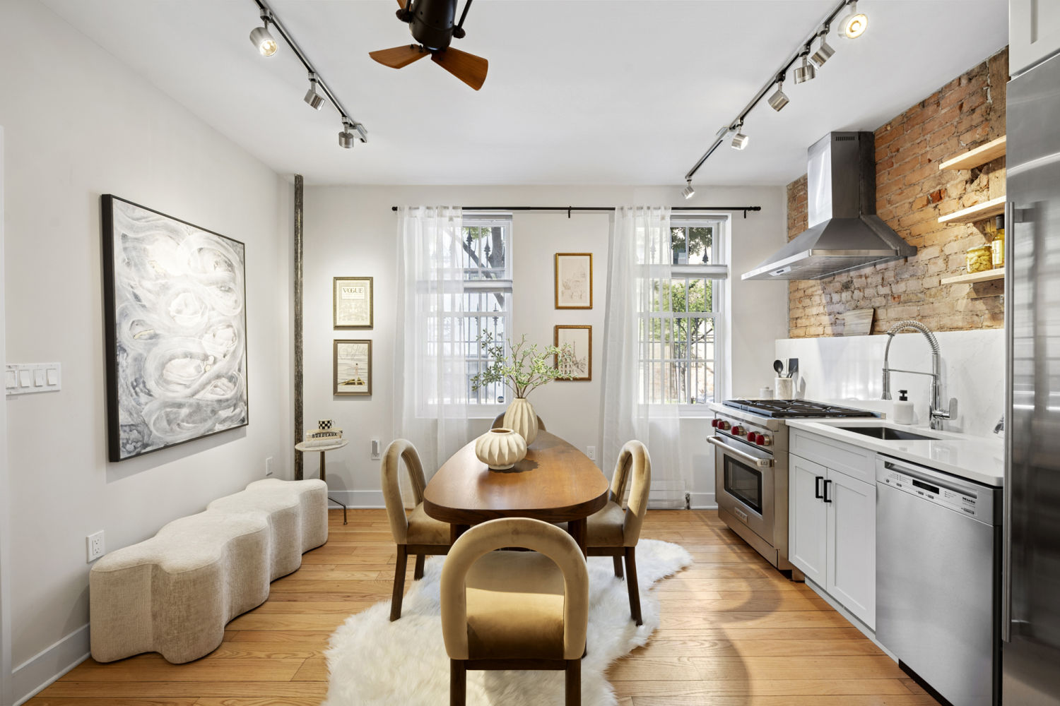 197 W HOUSTON Street