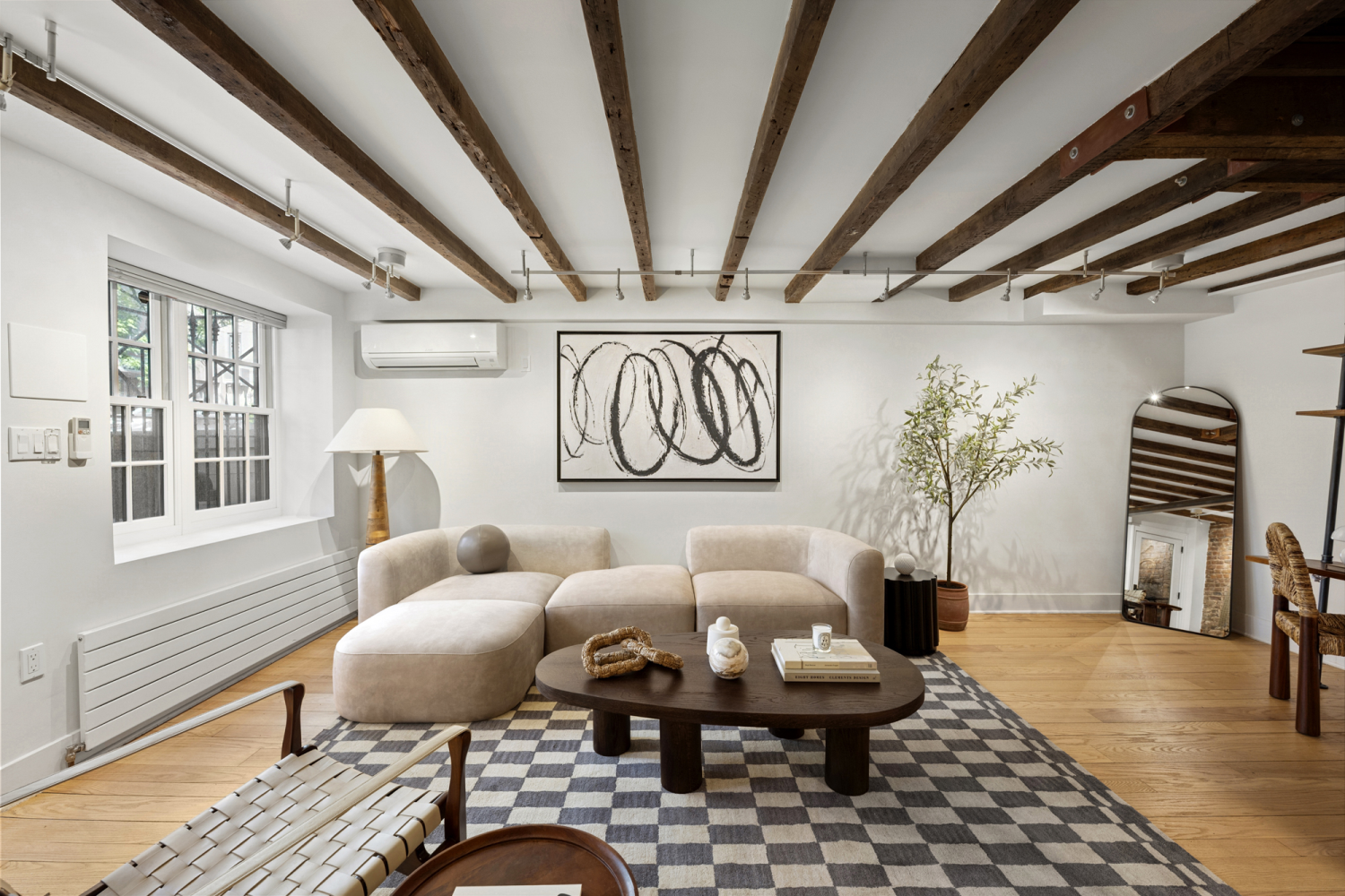 197 W HOUSTON Street