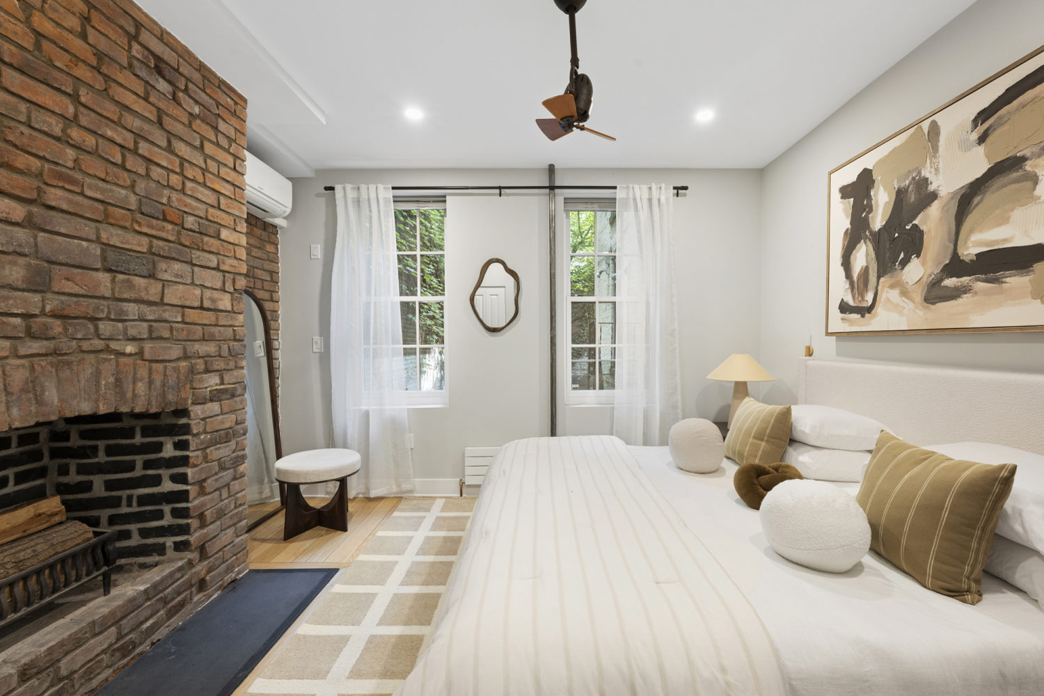 197 W HOUSTON Street