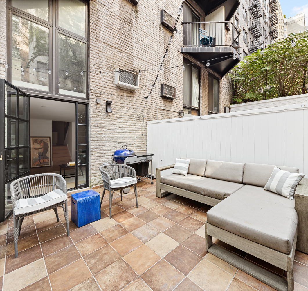 435 E 86TH Street GC