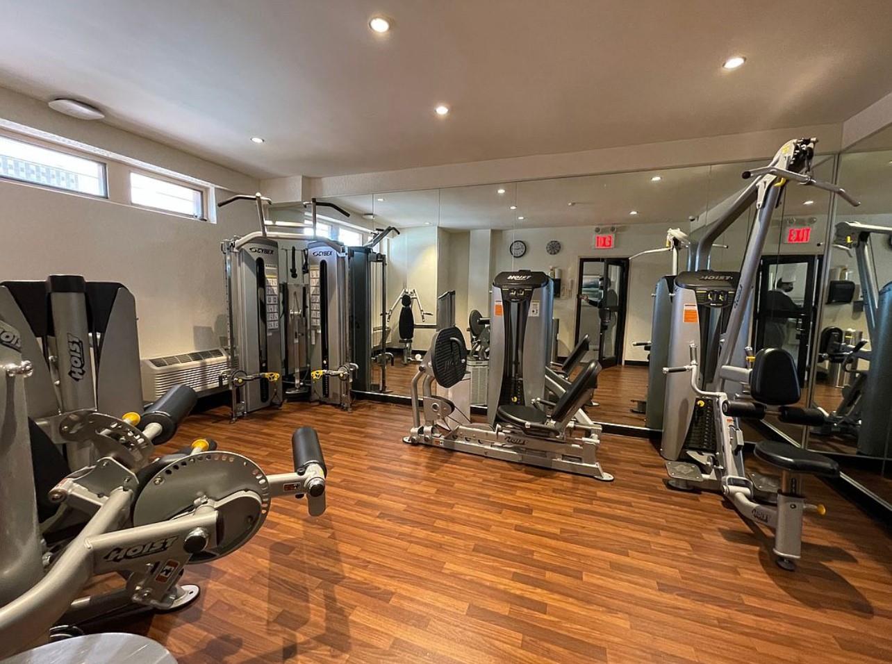 300 E 40TH Street 24P