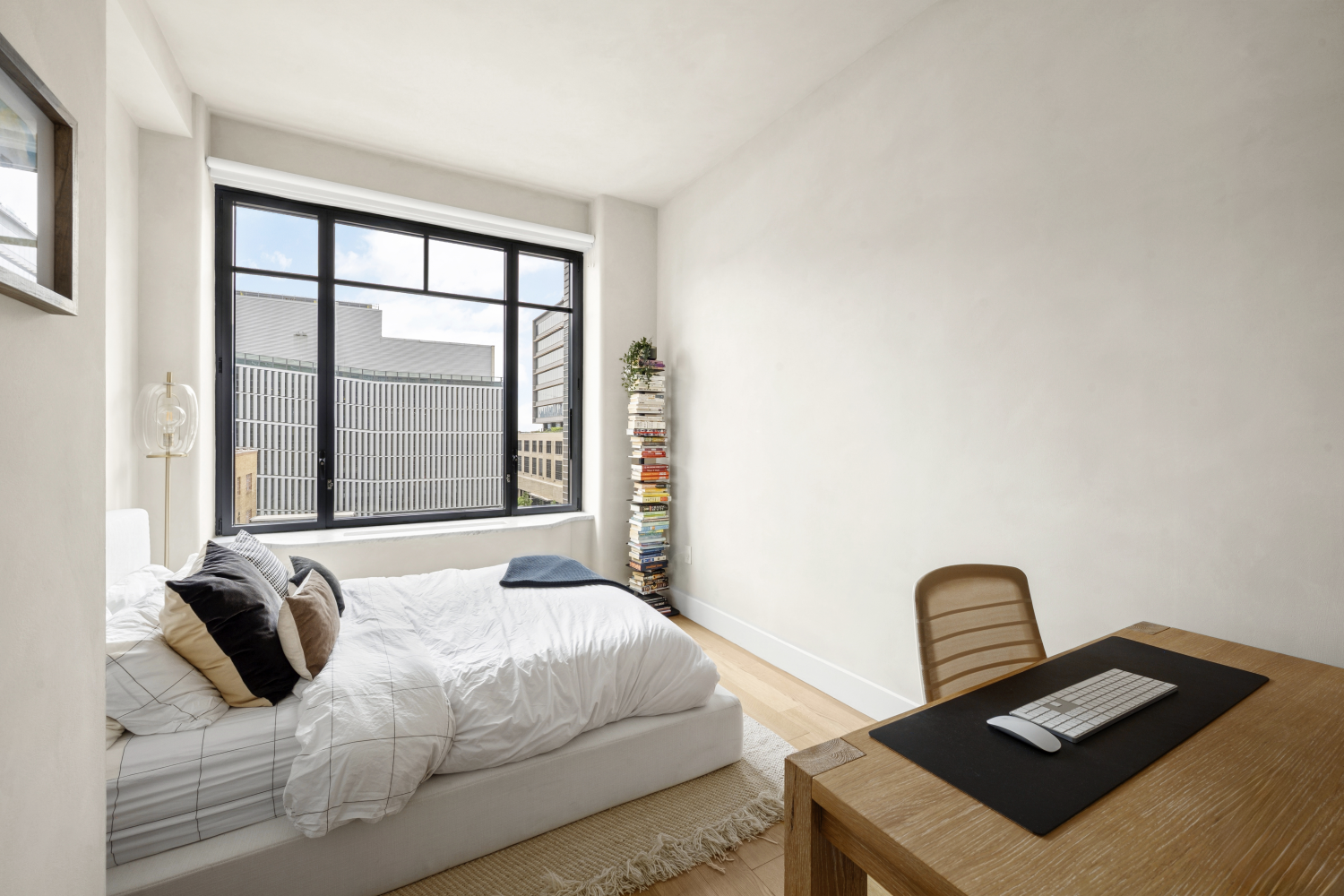 110 CHARLTON Street 8A