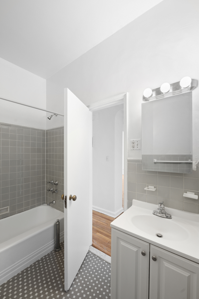 265 RIVERSIDE Drive 6D