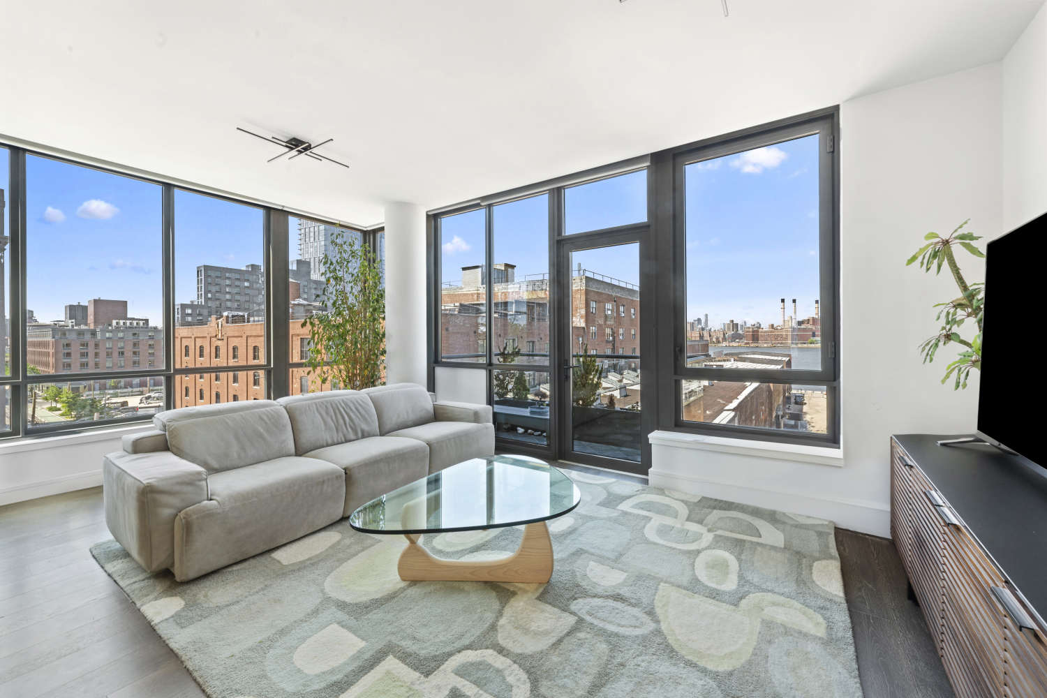 50 GREENPOINT Avenue 6H